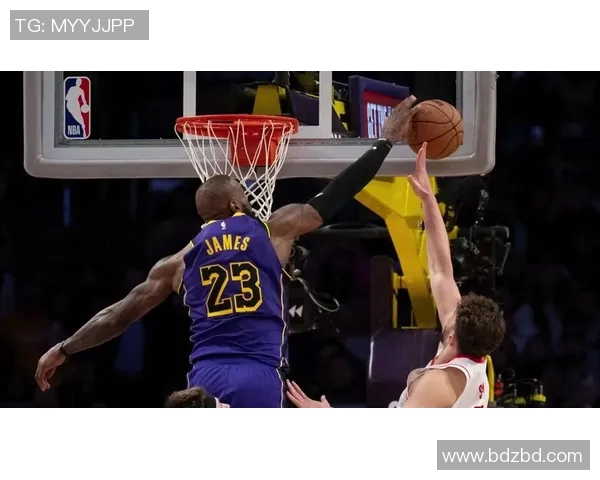 2012年湖人与火箭的经典对决回顾与精彩瞬间分析