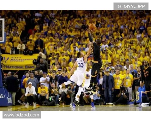 2016年骑士与勇士季后赛第四场精彩对决回顾与分析 2016年骑士与勇士季后赛第四场精彩对决回顾与分析