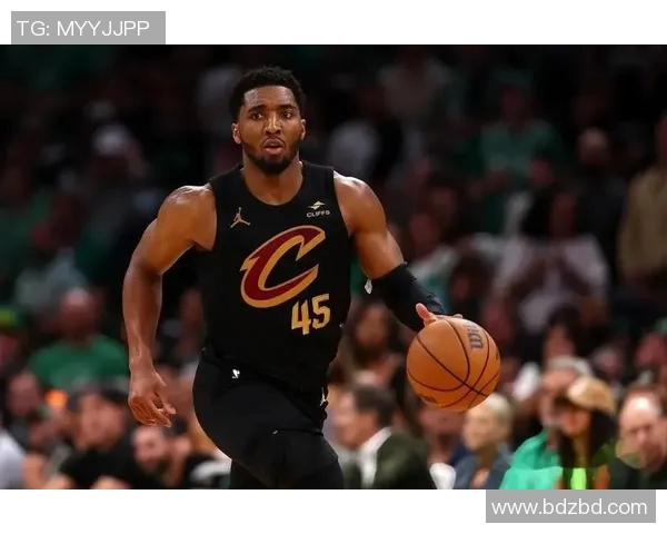 多诺万米切尔:从天赋新星到NBA全明星的华丽蜕变之路 多诺万米切尔:从天赋新星到NBA全明星的华丽蜕变之路